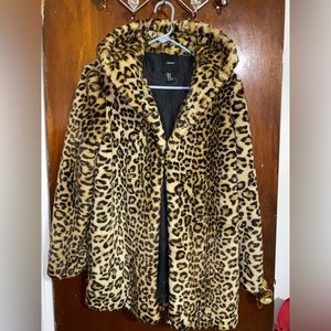 Faux fur Leopard coat